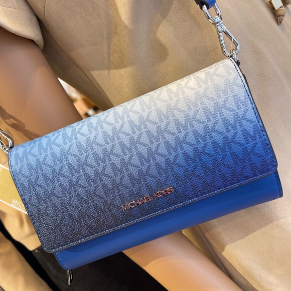 MICHAEL KORS Jet Set Large Ombré Signature Logo Crossbody Bag
Galaxy Blue 
NWT - Picture 16 of 16
